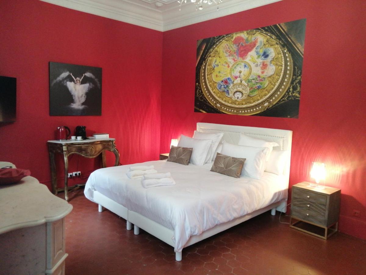 Les Jardins De La Fontaine Bed & Breakfast อาเลส ภายนอก รูปภาพ
