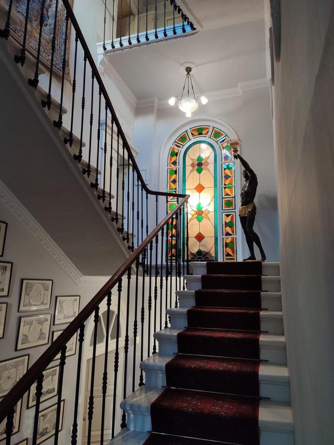 Les Jardins De La Fontaine Bed & Breakfast อาเลส ภายนอก รูปภาพ