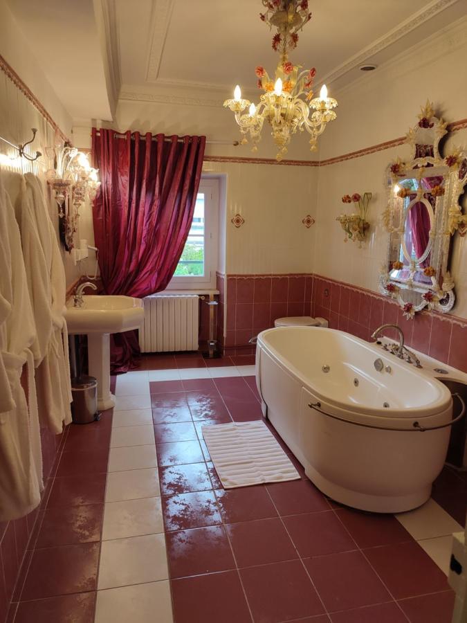 Les Jardins De La Fontaine Bed & Breakfast อาเลส ภายนอก รูปภาพ