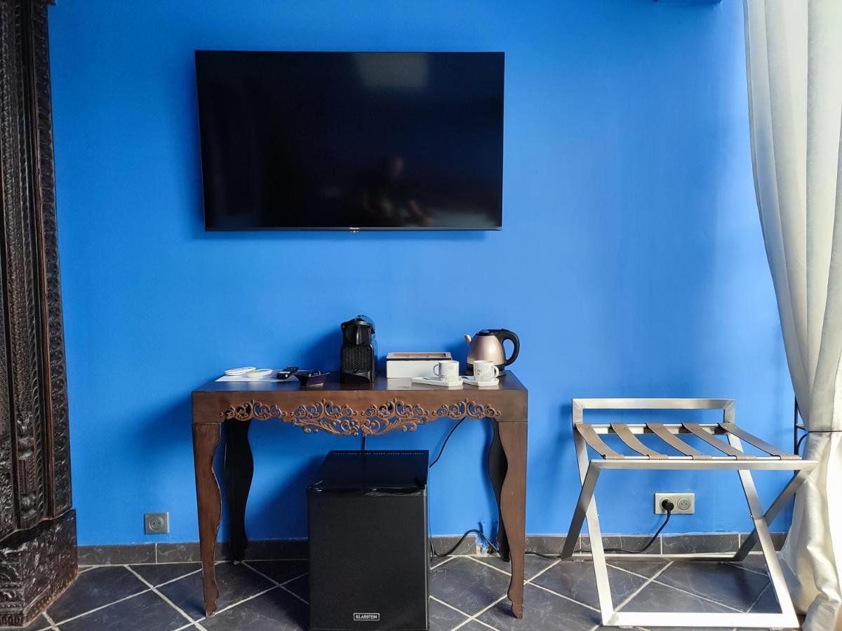 Les Jardins De La Fontaine Bed & Breakfast อาเลส ภายนอก รูปภาพ