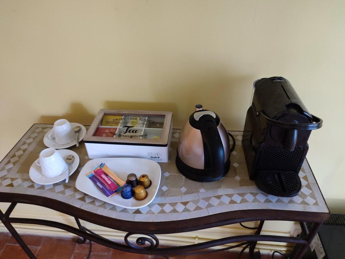 Les Jardins De La Fontaine Bed & Breakfast อาเลส ภายนอก รูปภาพ