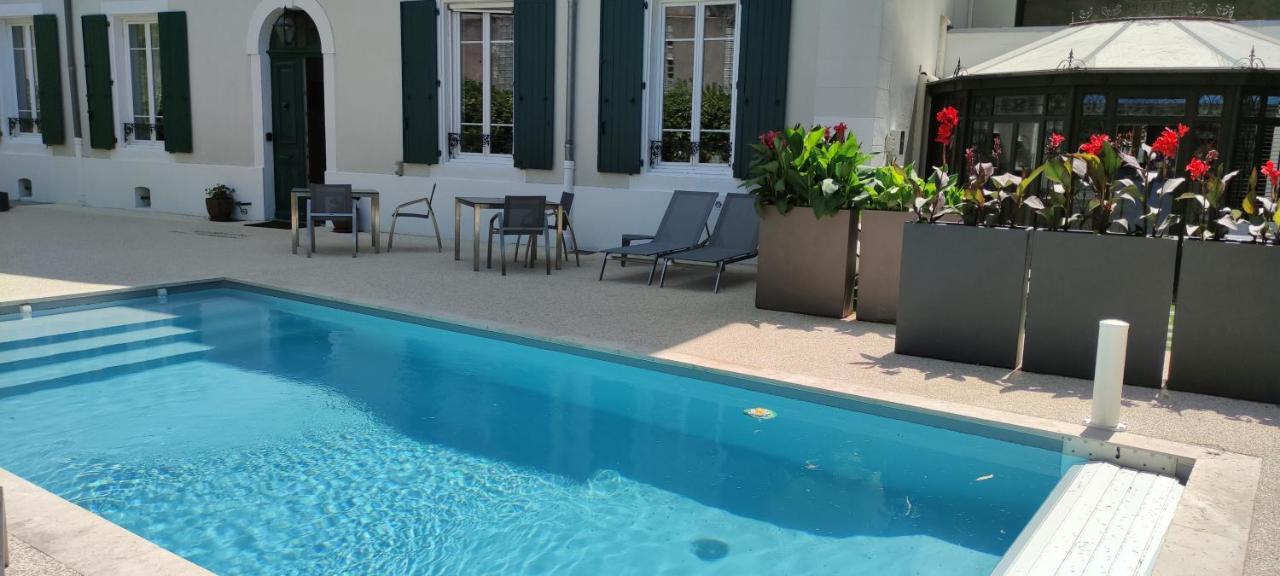 Les Jardins De La Fontaine Bed & Breakfast อาเลส ภายนอก รูปภาพ