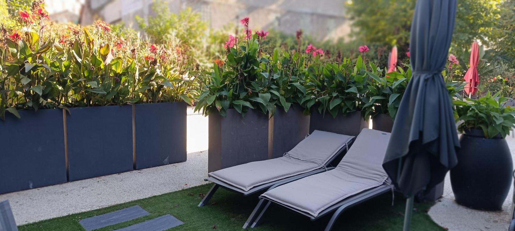 Les Jardins De La Fontaine Bed & Breakfast อาเลส ภายนอก รูปภาพ